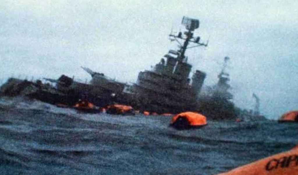 A 44 años del Hundimiento del Belgrano: 36 horas a la deriva y la consigna de no dormirse para sobrevivir