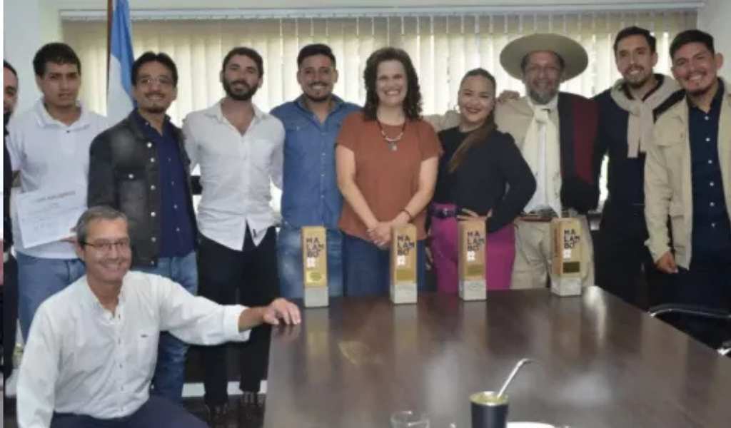 Bailarines salteños recibieron múltiples reconocimientos por su destacada participación en el Festival Nacional del Malambo Laborde y el Pre Cosquín