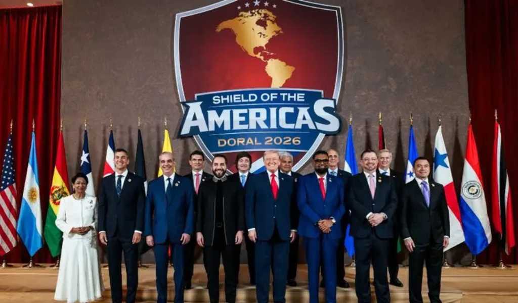 javier Milei le ofrece a Donald Trump una escenografía con glaciares, puertos y minerales críticos