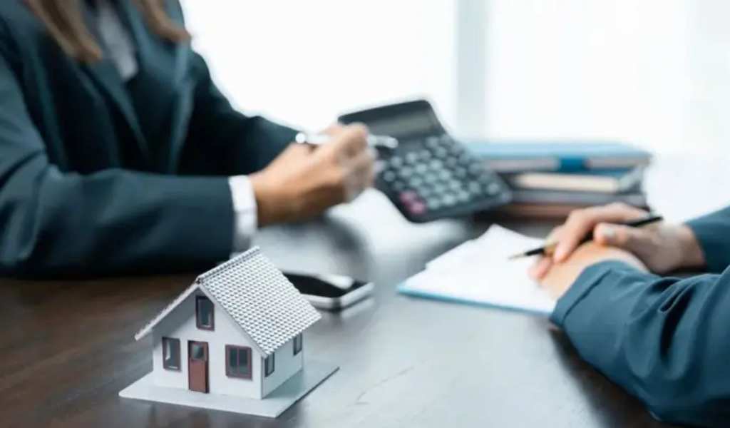 La crisis del consumo llegó a la clase acomodada argentina: atraso salarial y baja del crédito