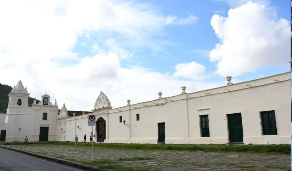 El Municipio culminó la restauración y el Convento San Bernardo recuperó el brillo de su fachada histórica
