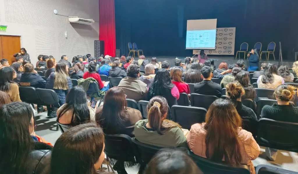 Más de 300 alumnos iniciaron el ciclo virtual de inglés impulsado por la Municipalidad de Salta