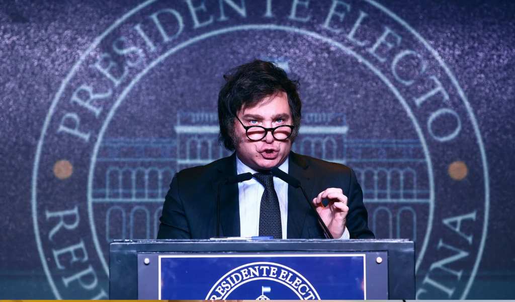 Dura encuesta electoral para Javier Milei: más del 57% afirmó que no lo votaría de cara al 2027