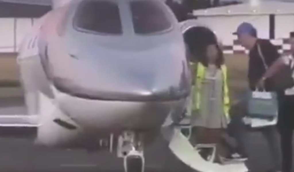 Otra mentira de Adorni: El viaje del jefe de Gabinete a Punta del Este lo pagó una productora de su amigo que trabaja en la TV pública