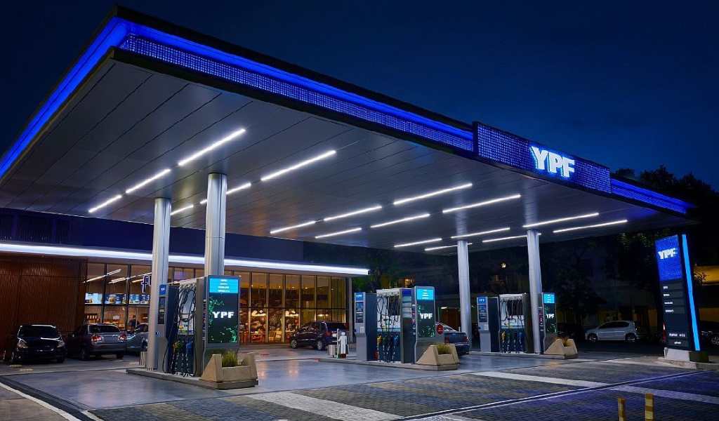 ¿Habrá control de precios? YPF anunció que va a mantener estables los precios de los combustibles por 45 días