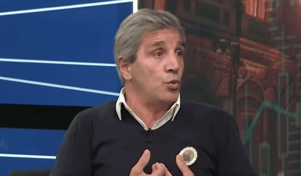 El Ministro Caputo ninguneó el endeudamiento familiar récord de las familias argentinas: "En el mundo la gente vive con deudas"