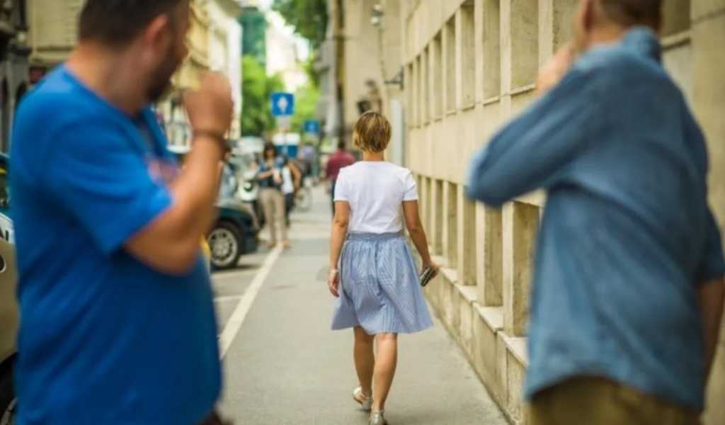 El acoso callejero en Salta está tipificado como contravención y prevé multas y hasta 20 días de prisión