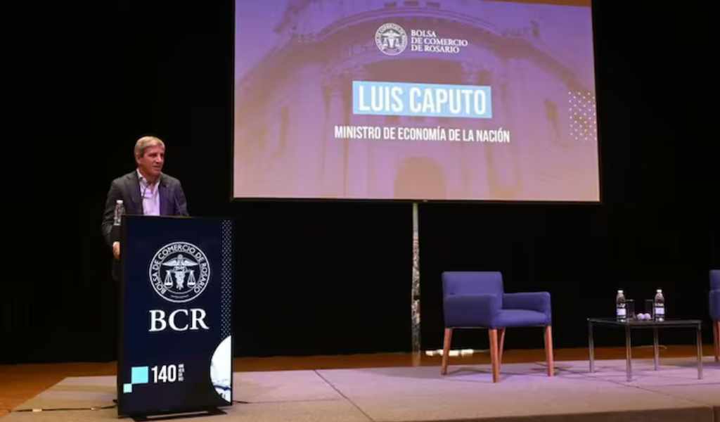 Luis Caputo aseguró que se vienen para el país “los mejores 18 meses de las últimas dos décadas”