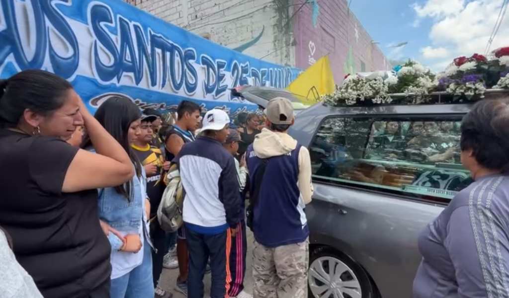 Dolor en el futbol: Familiares, amigos e hinchas de Juventud despidieron a Darío Soto, Lucas López y Mauricio Merez
