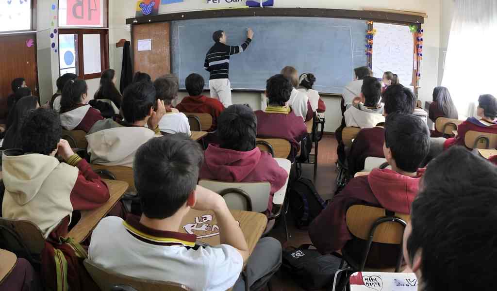 Crece la morosidad en colegios privados de Salta y las familias apelan al pago de las cuotas en partes