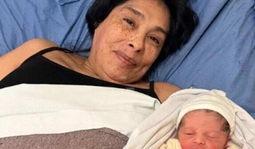 Inédito en Argentina: Dio a luz a los 62 años y se convirtió en la madre primeriza de mayor edad registrada