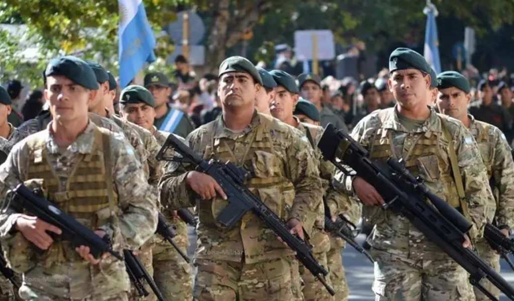Hay plata: Milei aumentó un 12% el sueldo a las Fuerzas Armadas y de seguridad federal en medio de los reclamos