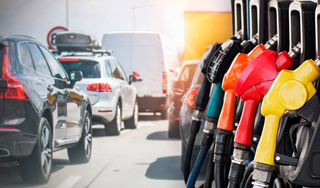 El consumo de combustibles acumula 6 meses consecutivos de caída a nivel nacional. "En Salta la situación es peor"
