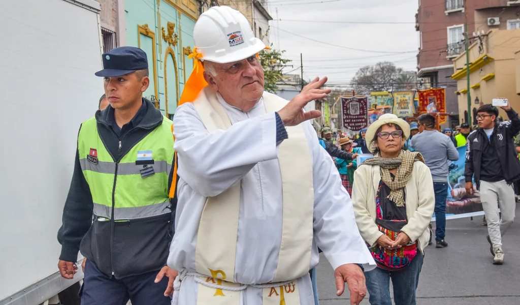 Monseñor Bernacki: "La gente no es que no llegue a fin de mes, no llega a mediados de mes"