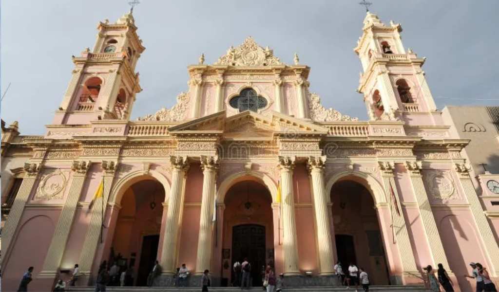 La tradición de los campaneros de la Catedral se pasa a nuevas generaciones: "Se incorporaron dos adolescentes"