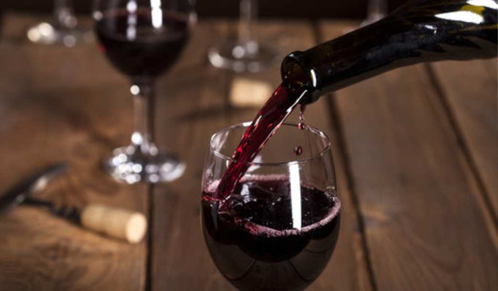 Desplome histórico del consumo de vino: Los viñedos de Salta, en alerta roja