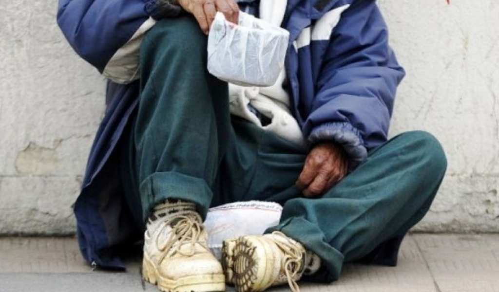 Promesas falsas y desamparo: llegaron a Salta por una propuesta de trabajo y terminaron viviendo en la calle