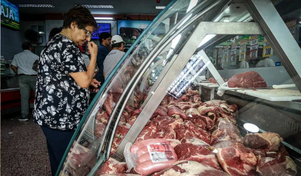 Mientras el consumo de carne sigue cayendo en Salta, se abren nuevas carnicerías  y compiten por los mismo clientes