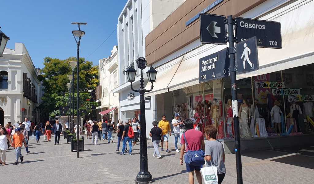 El sueldo le alcanza a los salteños hasta el 10 de cada mes y el aguinaldo solo lo usa para pagar deudas