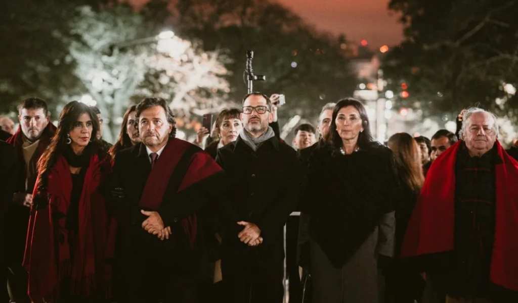El Gobernador y el intendente acompañaron la histórica Guardia Bajo las Estrellas en memoria al General Güemes
