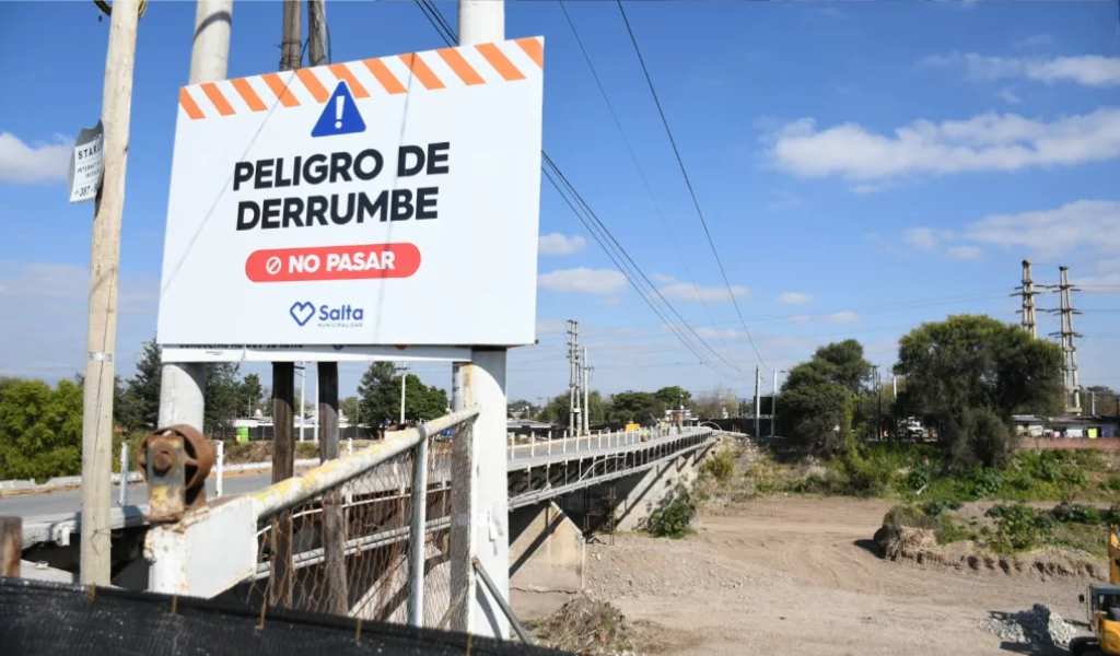 Esta semana la Municipalidad inició los trabajos de desmantelamiento y demolición del viejo puente de Santa Lucía