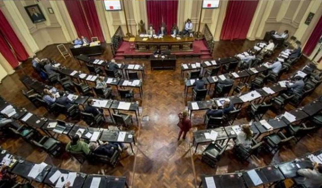 Se les termina el beneficio a los presos: El Senado de Salta votó a favor de prohibir los celulares en las cárceles