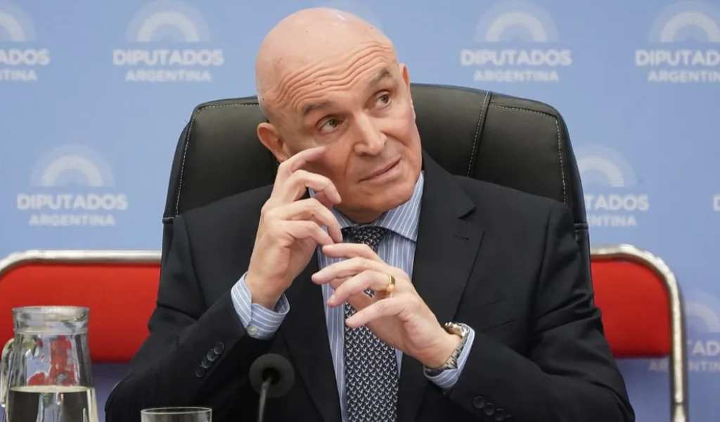 Lavado de dinero: Trabajadores informales y “arbolitos” digitales desfilaron ante la Justicia y complicaron a Espert
