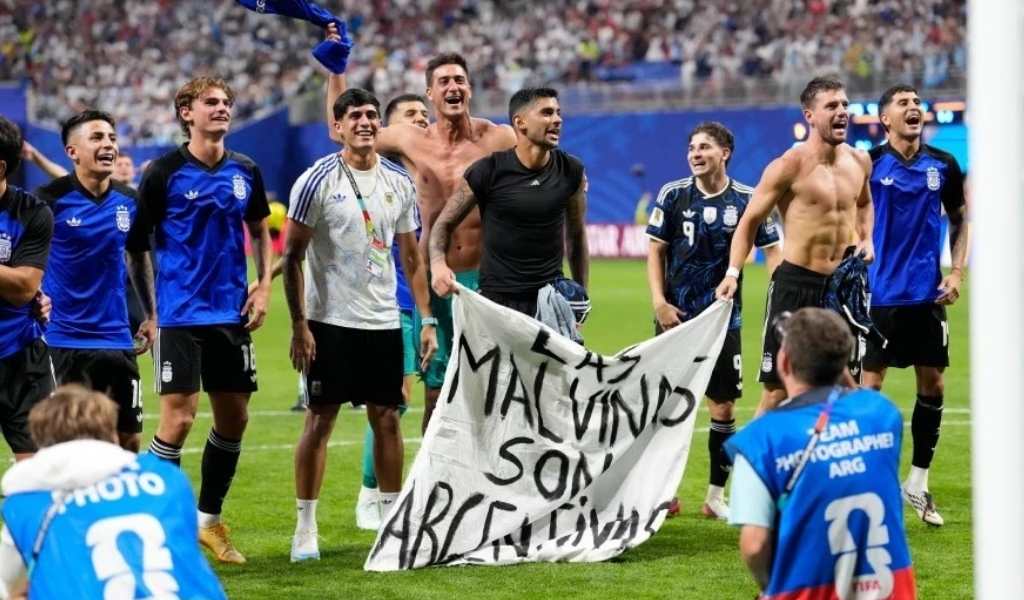 La selección logró con su bandera que Inglaterra debata por Malvinas: "No pueden ser británicas para siempre", planteó The Guardian