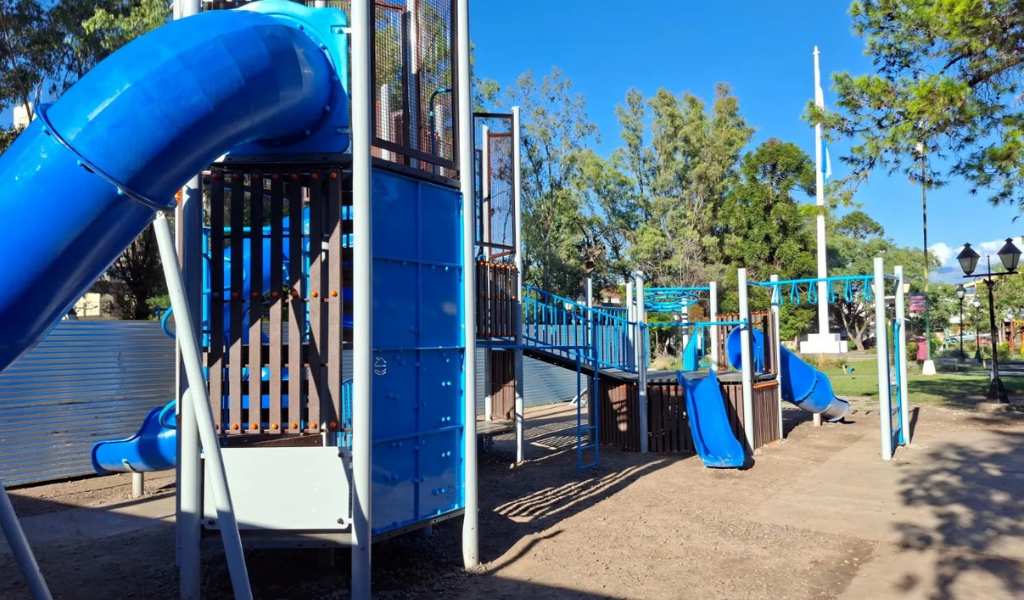 La Municipalidad está realizando los trabajos finales en la renovación de la Plaza Evita