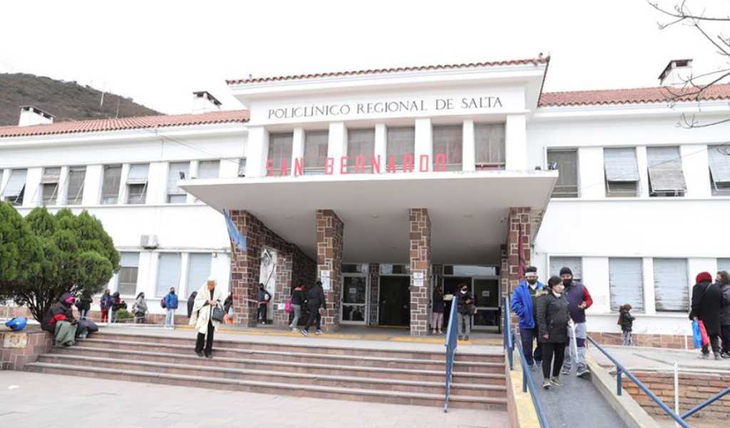 El Hospital San Bernardo se desbordó este último martes por la gran concurrencia de pacientes con obra social, del PAMI y derivados por accidentes viales