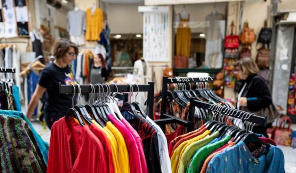 “China invade el placard de los argentinos”, 7 de cada 10 prendas importadas vienen del país asiático