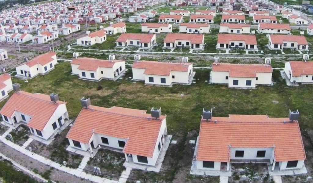 El 33% de las familias que recibieron una casa del IPV no están pagando las cuotas: ¿Podrían perderla?