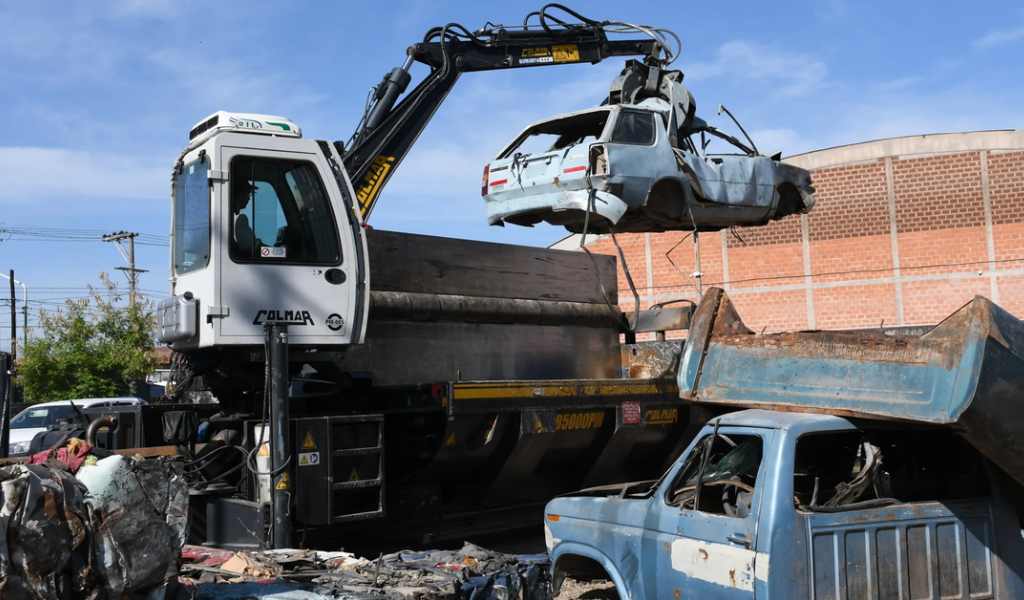 El Senado de Salta sanciónó la ley que prevé la compactación de vehículos abandonados en la vía pública