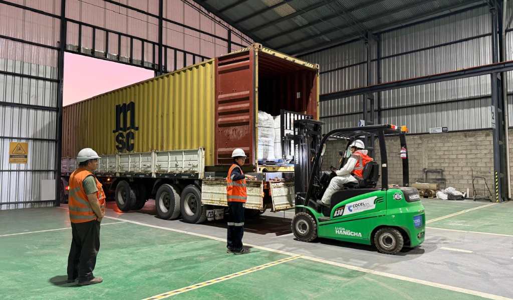 Salta exporta su minería por el Pacífico a través del Paso de Jama y por el puerto chileno de Angamos