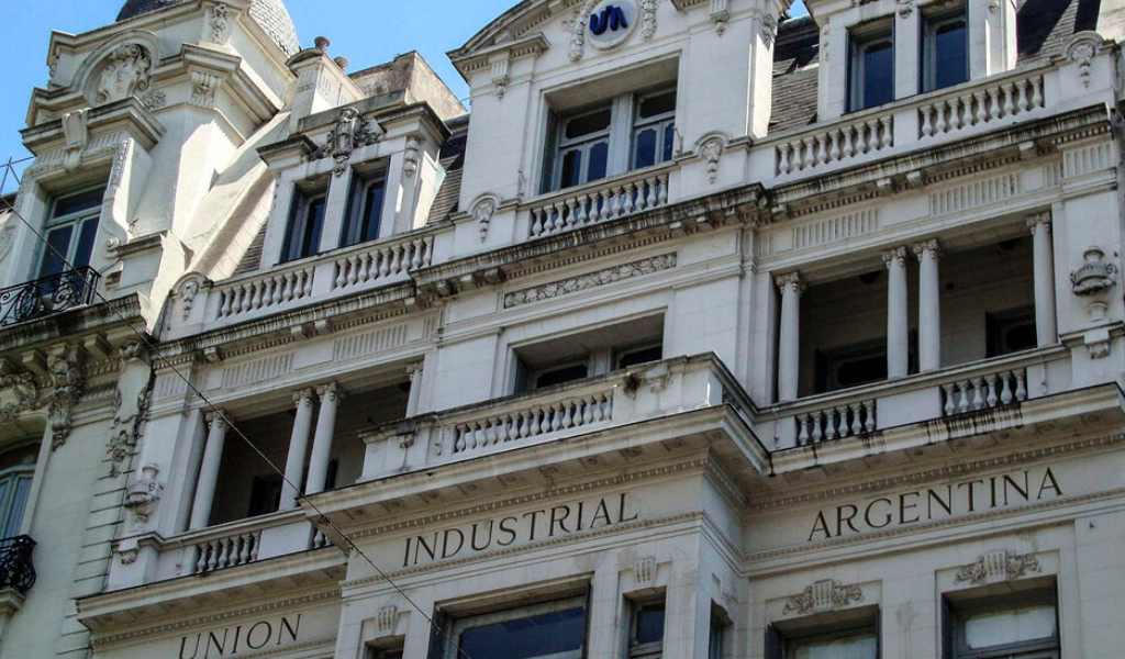 Bronca en la UIA por que Milei les quiere cobrar USD 3.000 millones de impuestos