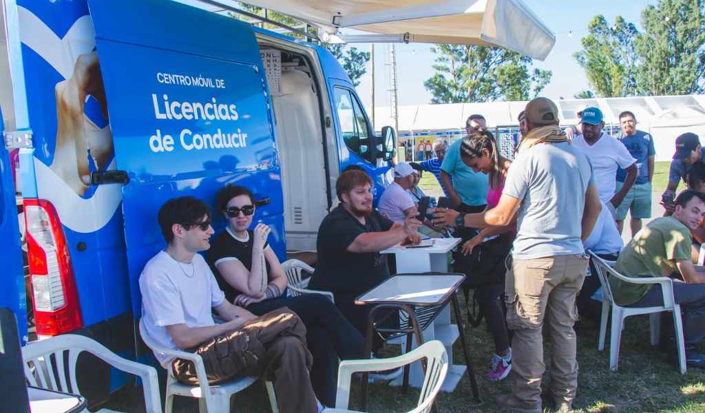 El Móvil de Licencias de conducir atendió a 1200 personas en la Expo Ciudad