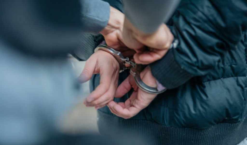 Atrapan a tres delincuentes que tenían a maltraer a empresa del Parque Industria de Gûemes