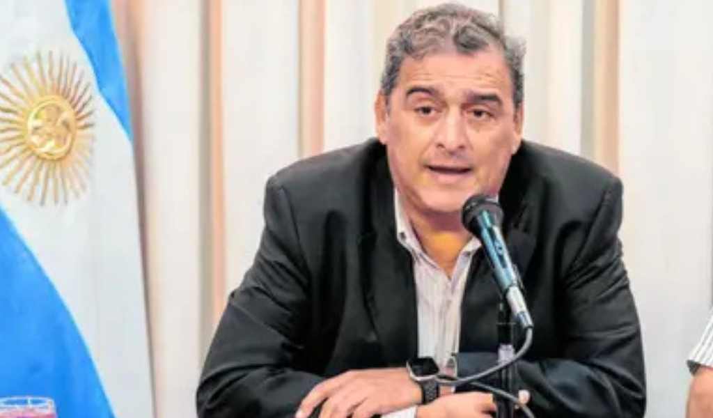 Quieren que médicos que se reciban en la UNSa cumplan un año de servicio en hospitales del interior