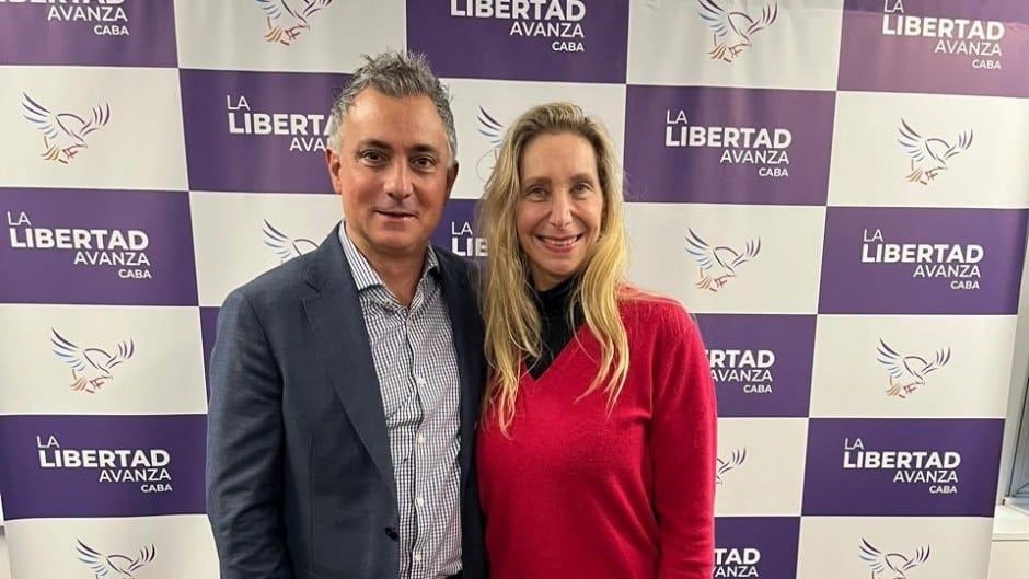 Señalan a otro hombre de confianza de Karina por cobrar coimas: "Sebastián Pareja se llevaba el 10% de todo"