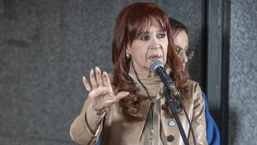 ANSeS le reclamará a Cristina Kirchner que devuelva unos mil millones de pesos por las jubilaciones y pensiones que ya cobró