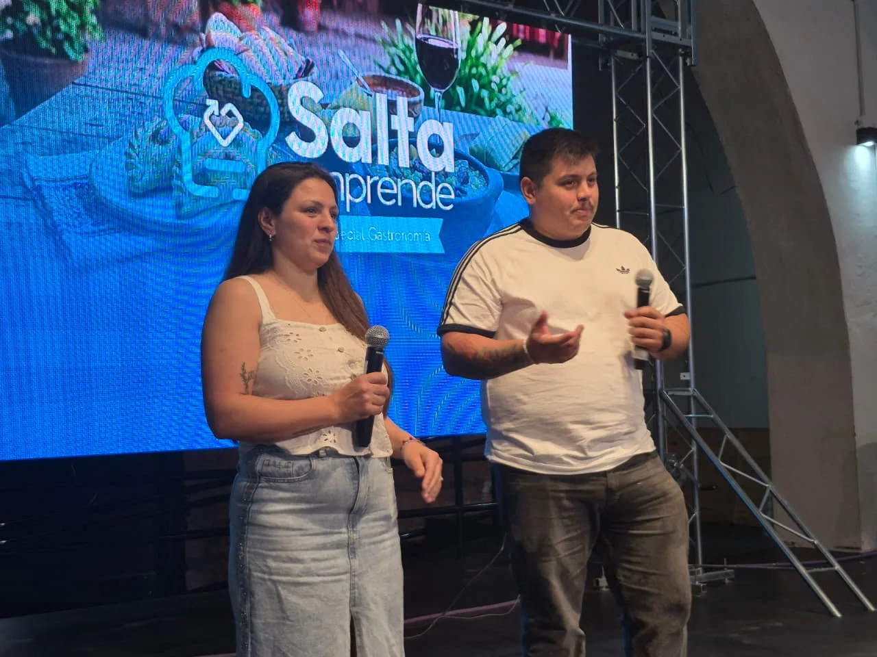 'Salta Emprende" y convoca: La primera edición gastronómica reunió a 400 personas en el Dino Saluzzi