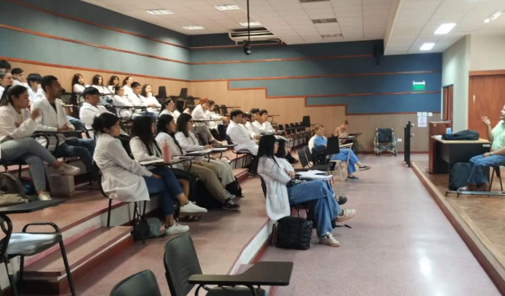 El gobierno de Salta otorgará becas para que estudiantes del interior provincial puedan estudiar medicina