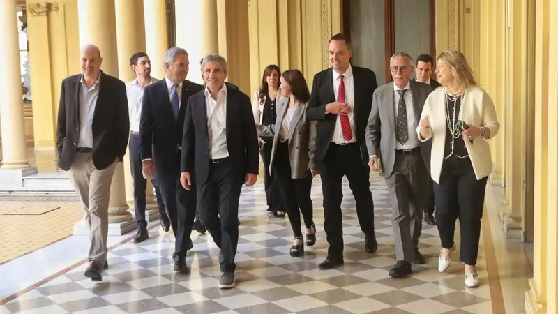 Los ministros quieren que Adorni renuncie pero advierten que su salida puede ser un golpe para el Gobierno