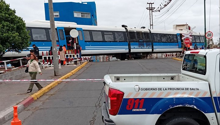 Un joven permanece internado en el San Bernardo tras ser arrollado por el tren urbano