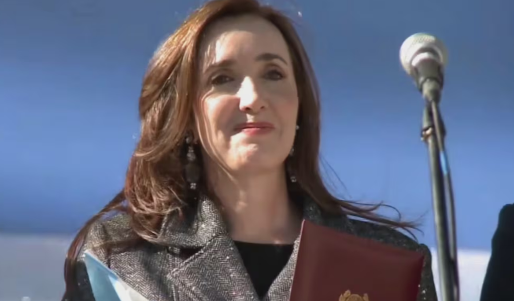 Villarruel en el acto por el Día de la Bandera: “No hay nadie más peleado con los valores de Belgrano que Adorni”