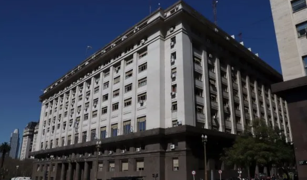 La otra cara del superávit fiscal: mientras Nación sostiene el equilibrio, las provincias muestran un fuerte deterioro