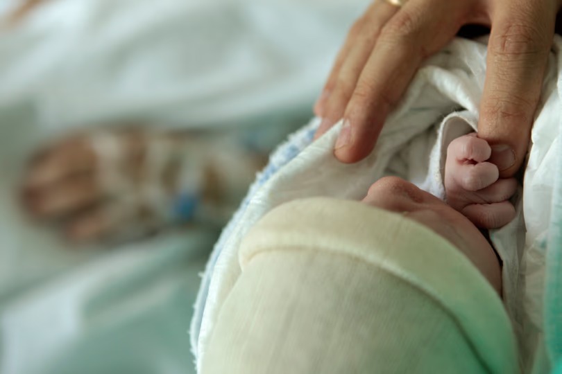 Menos bebés, más adultos mayores en Argentina: Cómo diseñar políticas públicas frente al cambio demográfico