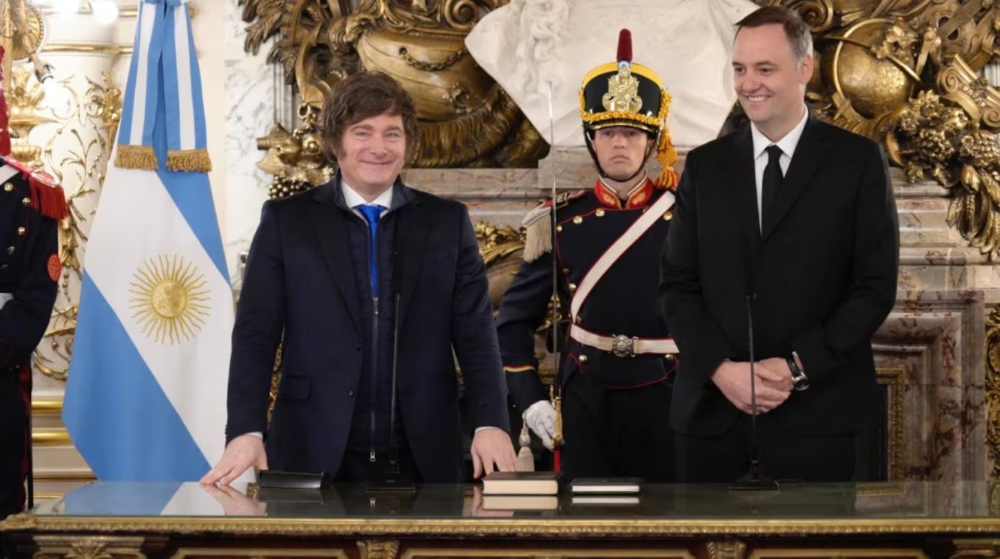 Milei respaldó a Adorni: "Es un maravilloso Jefe de gabinete"  y aseguró que “la gente no quiere la dolarización”