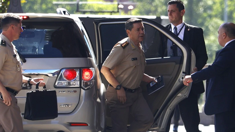 Los suicidios de tres soldados argentinos aumentan el malestar de las Fuerzas Armadas con el nuevo ministro de Defensa