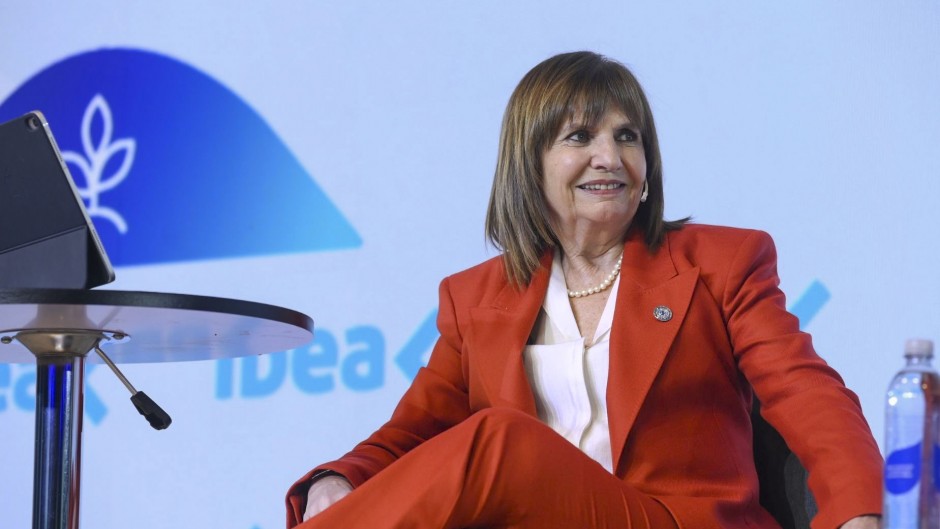 Patricia Bullrich aprovechó la ausencia de Milei para mostrarse como candidata ante un grupo de CEOS